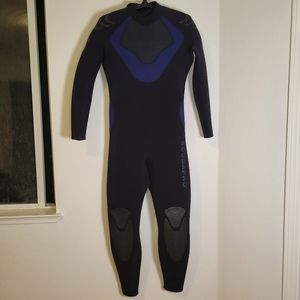 Men's Black and Blue Wetsuit scuba pro medium 7mm